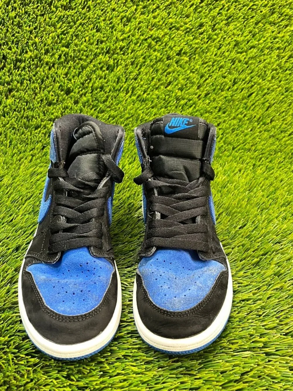 Nike Air Jordan 1 Retro High OG Boys Size 3Y Athletic Basketball‎ Shoes Sneakers